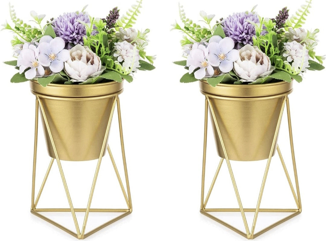 Metal Planter with Round Stand 